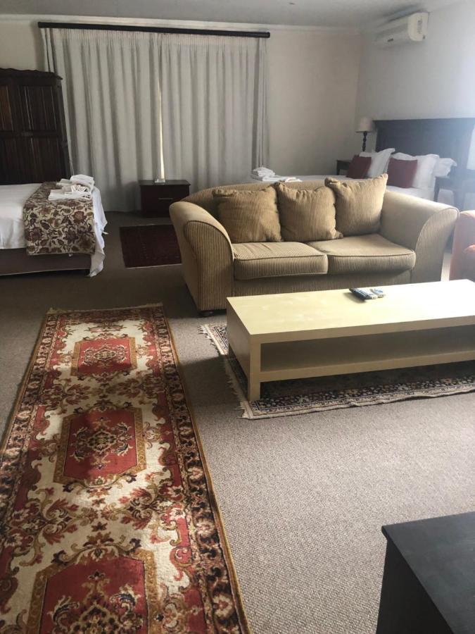 Acacia Westdene B&B Bloemfontein Esterno foto
