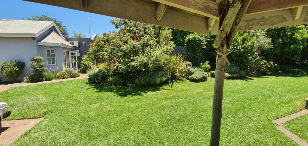 Acacia Westdene B&B Bloemfontein Esterno foto