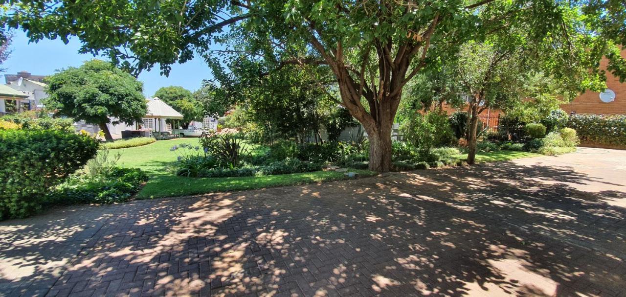 Acacia Westdene B&B Bloemfontein Esterno foto