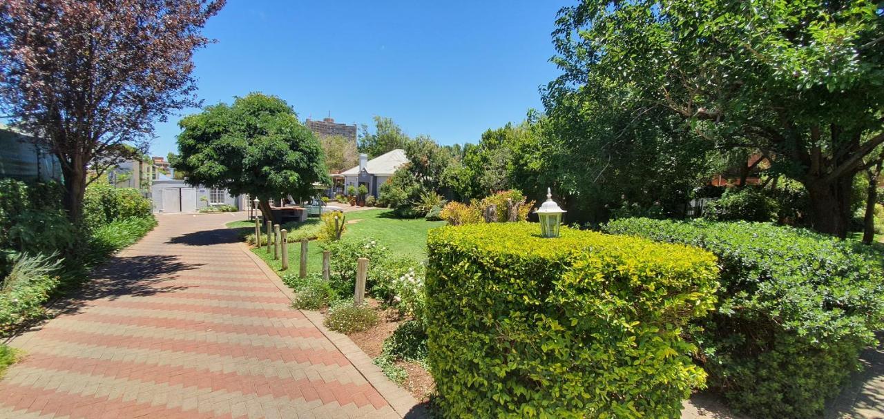 Acacia Westdene B&B Bloemfontein Esterno foto
