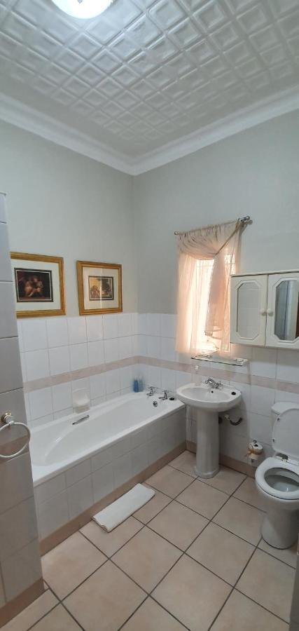 Acacia Westdene B&B Bloemfontein Esterno foto