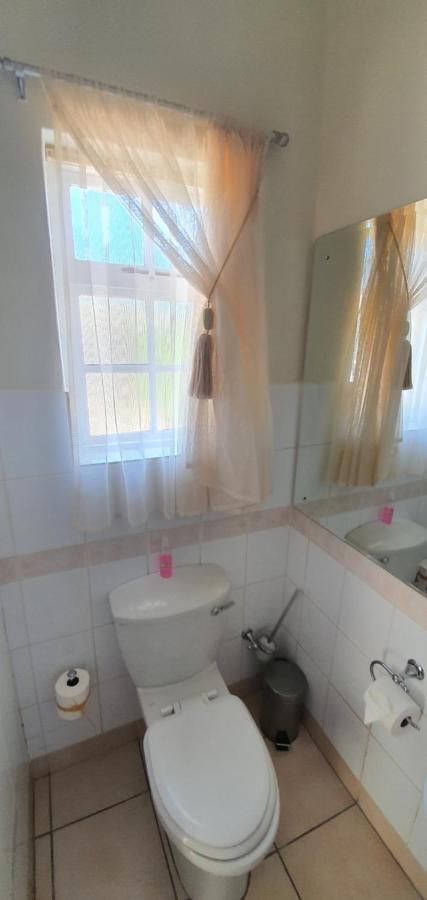 Acacia Westdene B&B Bloemfontein Esterno foto